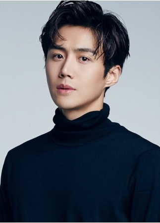 ”戻ってきた笑顔”俳優キム・ソンホ、私生活騒動後も変わらない人気(WoW!Korea)