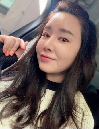 女優キム・ジヨン、高校生の娘をもつ”童顔ママ”…美肌の持ち主(WoW!Korea)