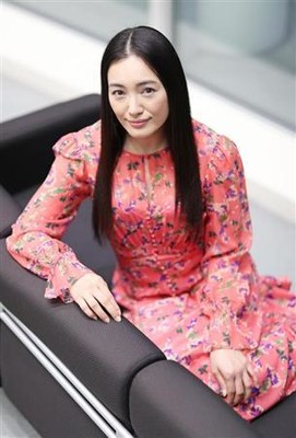 強烈キャラどう演じる？　仲間由紀恵、多忙な双子ママの役作り（夕刊フジ）