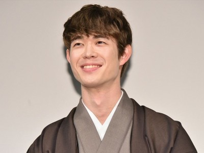 宮沢氷魚、“初キス相手”藤原季節を問い詰める「…ちなみに何人目？」（クランクイン！）