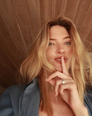 ヴィクトリアズ・シークレットエンジェルのマーサ・ハントが婚約（ELLE ONLINE）