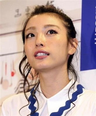 木下優樹菜、タピオカ・離婚騒動に油注ぐ“不倫疑惑”　「ゆきなだいすき」ＳＮＳ“縦読み”で浮上した乾貴士（夕刊フジ）