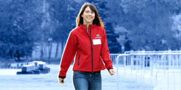 アマゾン創業者ジェフ・ベゾスの元妻、離婚から3年間の寄付額は1.5兆円(ELLE DIGITAL)