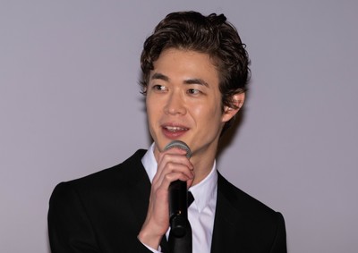 宮沢氷魚、藤原季節からの感謝の言葉にハニカミ！「愛にあふれている作品だと思います」（Movie Walker）