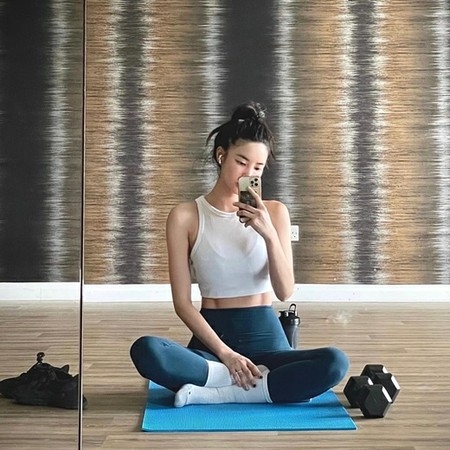 「頑張れば かなうんだね…キム・ユンジ、セクシー歌手時代のボディーそのまま(WoW!Korea)