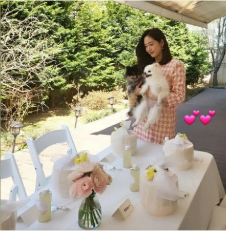 女優ソン・ユリ(Fin.K.L.)、双子の「100日パーティー」現場公開(WoW!Korea)