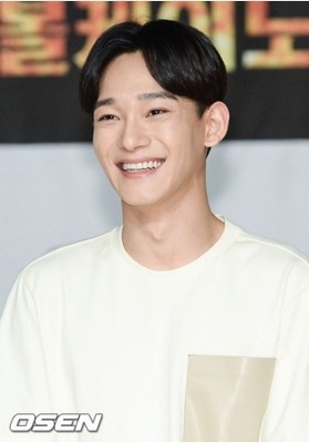「EXO」一部ファン、“CHEN脱退要求”車両まで走らせる…（WoW!Korea）