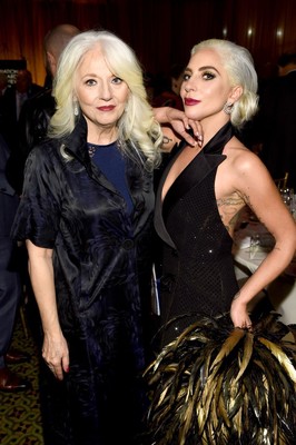 レディー・ガガの母シンシア、娘とメンタルヘルスとの闘いを語る（ELLE ONLINE）