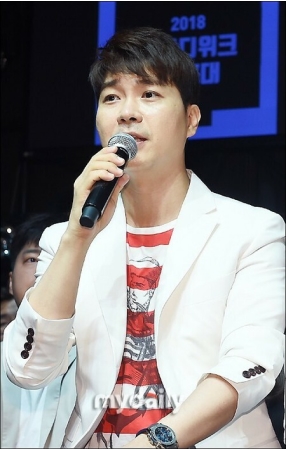 タレントパク・スホン、続く悪質なデマとの戦い…「妻のスポンサー説?嘘だ」(WoW!Korea)