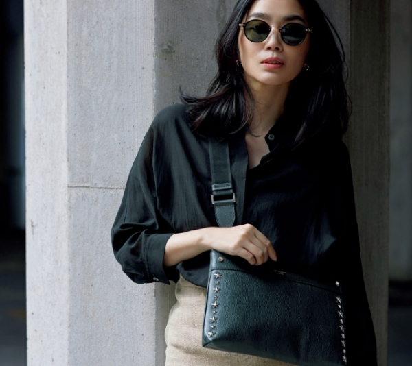 【50代最旬バッグ】スタッズがかっこいい「ジミー チュウ」(Web eclat)