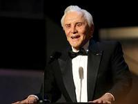 カーク・ダグラスが死去 享年103 息子のマイケル・ダグラスが追悼（cinemacafe.net）