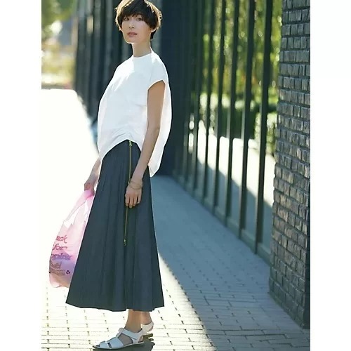 50代ありそうでない、着映えするデニムスカート(Web eclat)