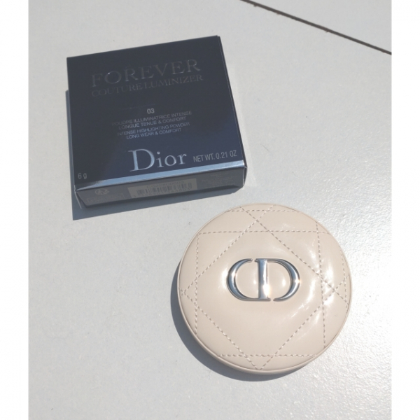 思わずパケ買いも!Diorの「フェイスパウダー」が優秀【40代コスメ】(Marisol)