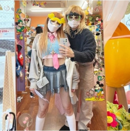 ヒョナ&DAWN(イドン)、ラブラブなデート現場を公開…人目を奪う超破格ファッション(WoW!Korea)