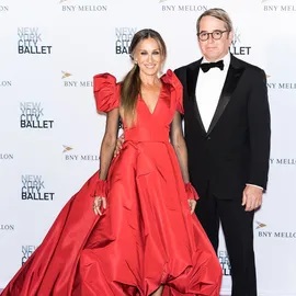 「運命の人だと思った」サラ・ジェシカ・パーカーの夫マシュー・ブロデリックが初対面の「一目惚れ」を語る(Harper’s BAZAAR（ハーパーズ バザー）)