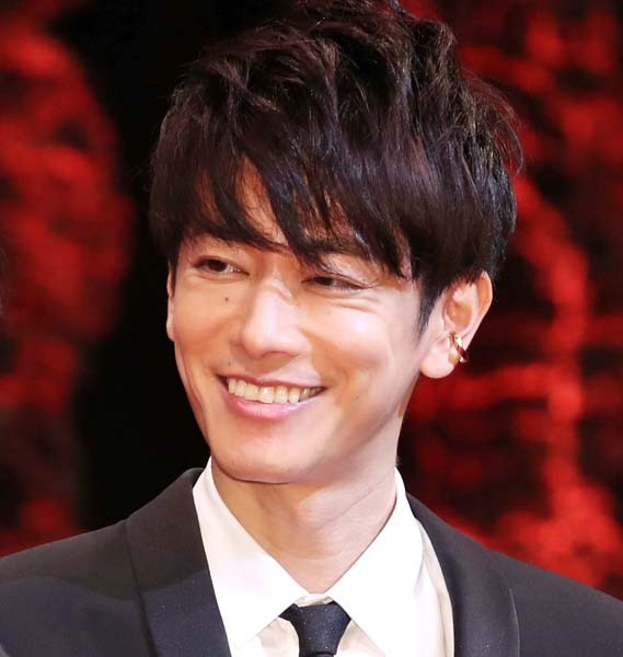 佐藤健「男性向けサービス店通い」を暴露されるも…ネガ情報をかき消すカネ使いと気風のよさ(日刊ゲンダイDIGITAL)