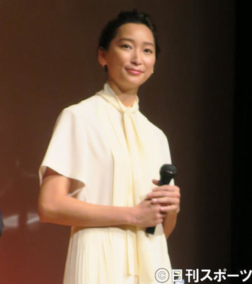 杏が白ドレス姿　夫東出の不倫報道後初の公の場（日刊スポーツ）