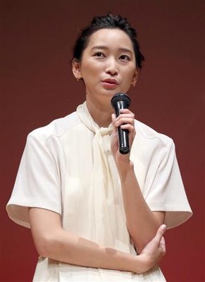 怒りの杏“先手必勝”のコメント…左手薬指にホンネ！？　東出昌大ようやく「文春」謝罪も後手に（夕刊フジ）