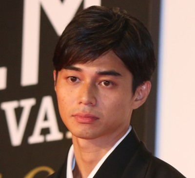 東出昌大への「不倫いじり」に「つまんないからやめろ」　落語ディーパー共演・春風亭一之輔が一喝（J-CASTニュース）