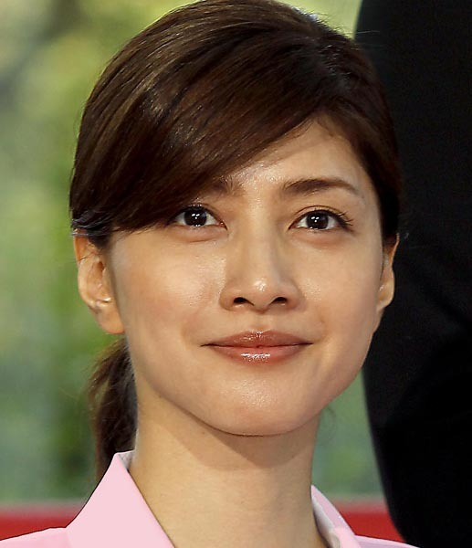 内田有紀が低迷キムタクドラマを救う？ 快進撃を支える圧倒的美貌と“事実婚”柏原崇の存在(日刊ゲンダイDIGITAL)