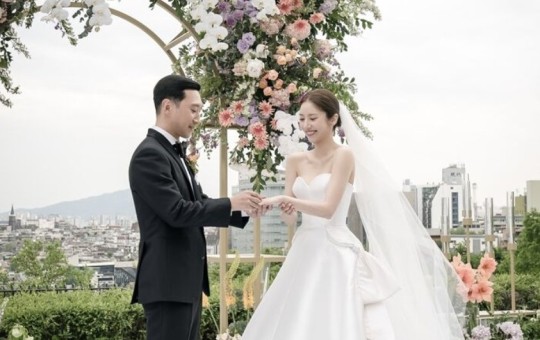 李奎ヒョクさん＆ソン・ダムビさん、結婚式の写真を公開…「暖かい応援、ありがとう」(中央日報日本語版)