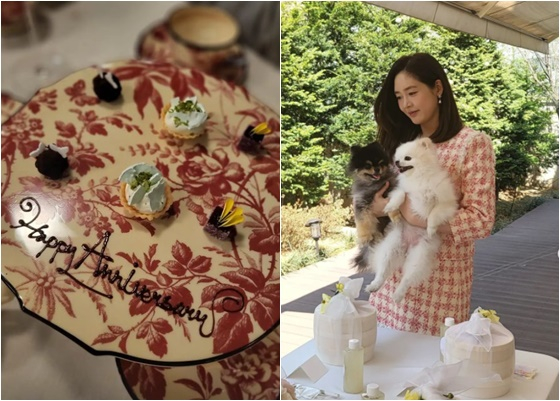 双子出産のソン・ユリ、夫アン・ソンヒョンと仲良く結婚記念日を祝う(朝鮮日報日本語版)