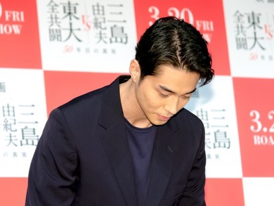 東出昌大、報道後初の公の場で謝罪「裏切りから一生消えない傷を負わせてしまった」（クランクイン！）
