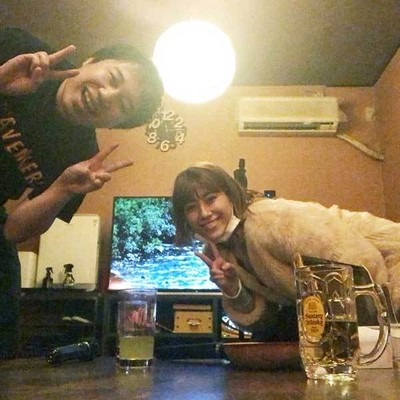 霜降り・せいや　ＩＭＡＬＵと深夜の“濃厚接触”カラオケ（東スポWeb）
