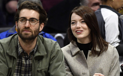 エマ・ストーン、コロナウイルスの影響で結婚式を延期（ELLEgirl）
