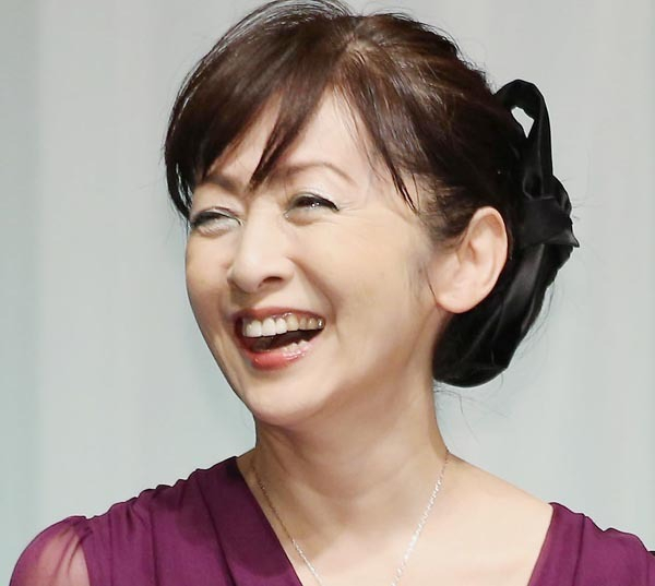 斉藤由貴デカは隙だらけ！ 愛娘デビューもフェロモン炸裂、「捜査一課長」チラリズムは必見(日刊ゲンダイDIGITAL)