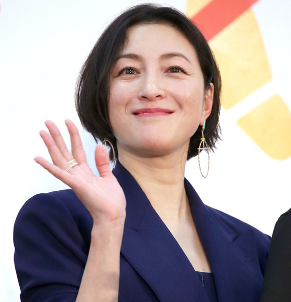 広末涼子再ブレークの理由は「NG」なし ママタレ＆美魔女の二刀流でオファー続々(日刊ゲンダイDIGITAL)