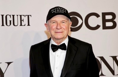 新型コロナの合併症で死去　米劇作家テレンス・マクナリー氏（シネマトゥデイ）