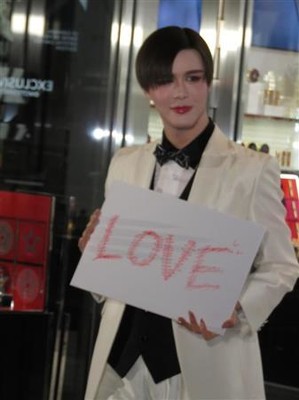 Ｍａｔｔ、今の時代に向けたメッセージは「ＬＯＶＥ」（サンケイスポーツ）