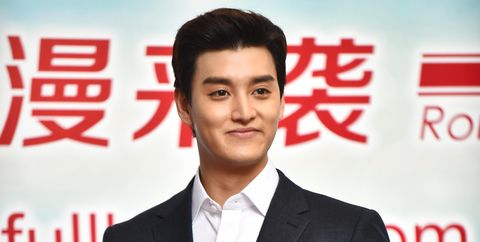 復縁の予感!?元人気韓国アイドル、離婚した前妻との共演姿が話題に(コスモポリタン)