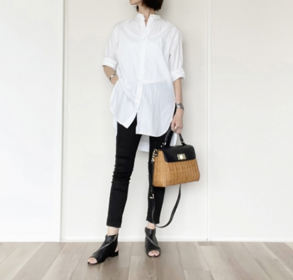 今季大活躍する「シャツスタイル」とバッグの中身【40代 ファッション】(Marisol)