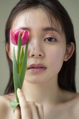 久間田琳加が初のスタイルブックと写真集を同時発売（日刊スポーツ）