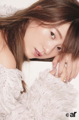 伊藤千晃、純白のウエディングドレスで美ボディー披露（デビュー）