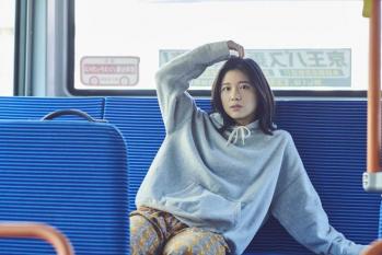 門脇更紗、Digital Single「私にして」リリース＋ MV出演の浅川梨奈とYouTubeトークライブ(BARKS)