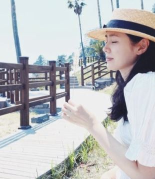 女優ソン・イェジンのＳＮＳに「お腹が出ましたね」…突然妊娠説を呼んだ写真(中央日報日本語版)