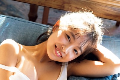 パワフルボディの18歳・寺本莉緒、初写真集が2度目の重版　健康的で圧巻の曲線美（デビュー）