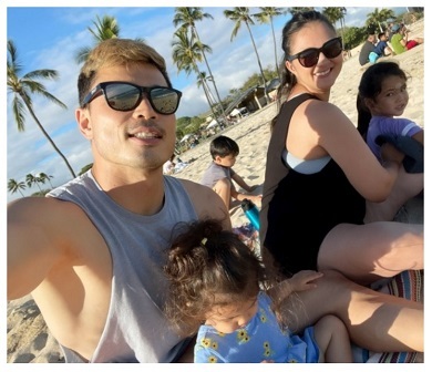 第4子妊娠中の山田ローラ、ハワイで2カ月ぶりに家族再会　夫・ラグビー山田選手との家族5ショットで「家が騒がしくなりました」(ねとらぼ)