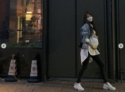 女優ヤン・ミラ、出産間近の臨月でもモデルフィット…全盛期の脚線美そのまま（WoW!Korea）