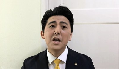 安倍総理のパロディ動画で話題の芸人 新妻との共演要請に「自粛を呼び掛けている」と皮肉（AbemaTIMES）