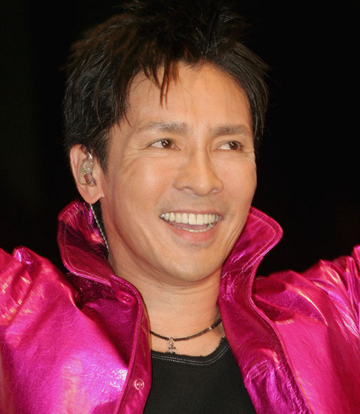 郷ひろみ「黄金の60代」から「プラチナの70代」への疾走…衰え知らずの若さの秘密(日刊ゲンダイDIGITAL)