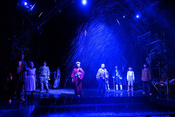 水族館劇場「出雲阿國航海記」“まつろわぬ民”を鎮魂する2トンの滝の奔流【演劇えんま帳】(日刊ゲンダイDIGITAL)