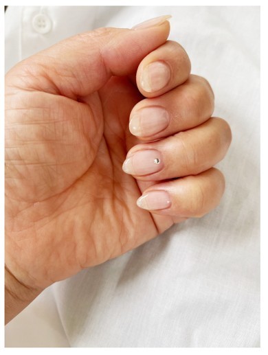 北斗晶、薬指の爪に光るストーンの意味　10年前から結婚指輪が入らず「太って出来なくなって」(ねとらぼ)