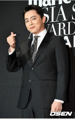 チョ・ジョンソク、ラジオに電話でサプライズ出演=「妻GUMMY、夏に出産予定 もうすぐ父に」（WoW!Korea）