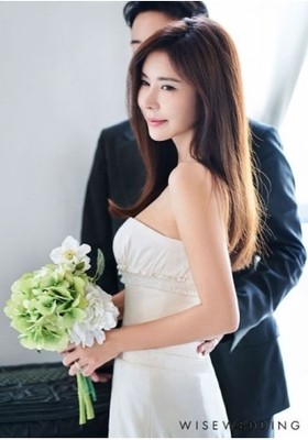 キム・ジュンヒ、本日（5/2）に年下の一般人男性と結婚…人生の新出発に「ドキドキしている」（WoW!Korea）