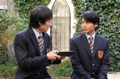 中村倫也の高校生姿が話題に 「美食探偵 明智五郎」4話の展開に「エグい」の声も（cinemacafe.net）