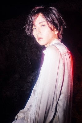 安藤政信がとらえた板垣李光人の10代独特の儚い瞬間、1st写真集「Rihito 18」新カット公開（デビュー）